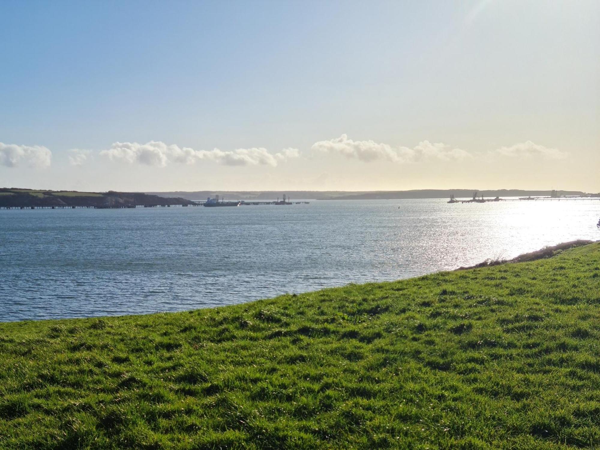 Sea View Luxury 5 Star Cottage Near Milford Marina Milford Haven Exterior foto